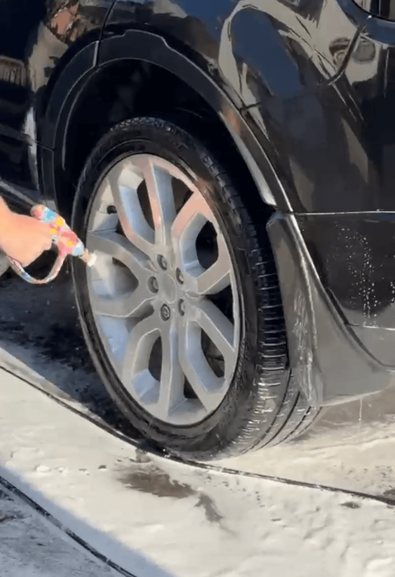 Mobile car valeting in action — Dublin